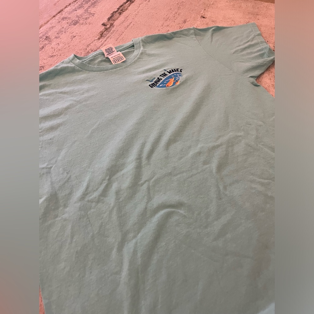 Riding the wave 🌊 light blue T-shirt - Picture 3 of 3